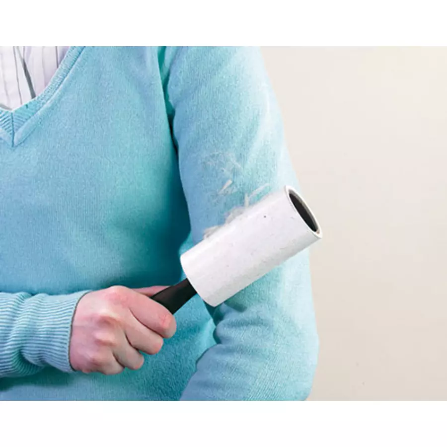 Rolă adezivă pentru curățat scame și păr de animale, cu 2 rezerve