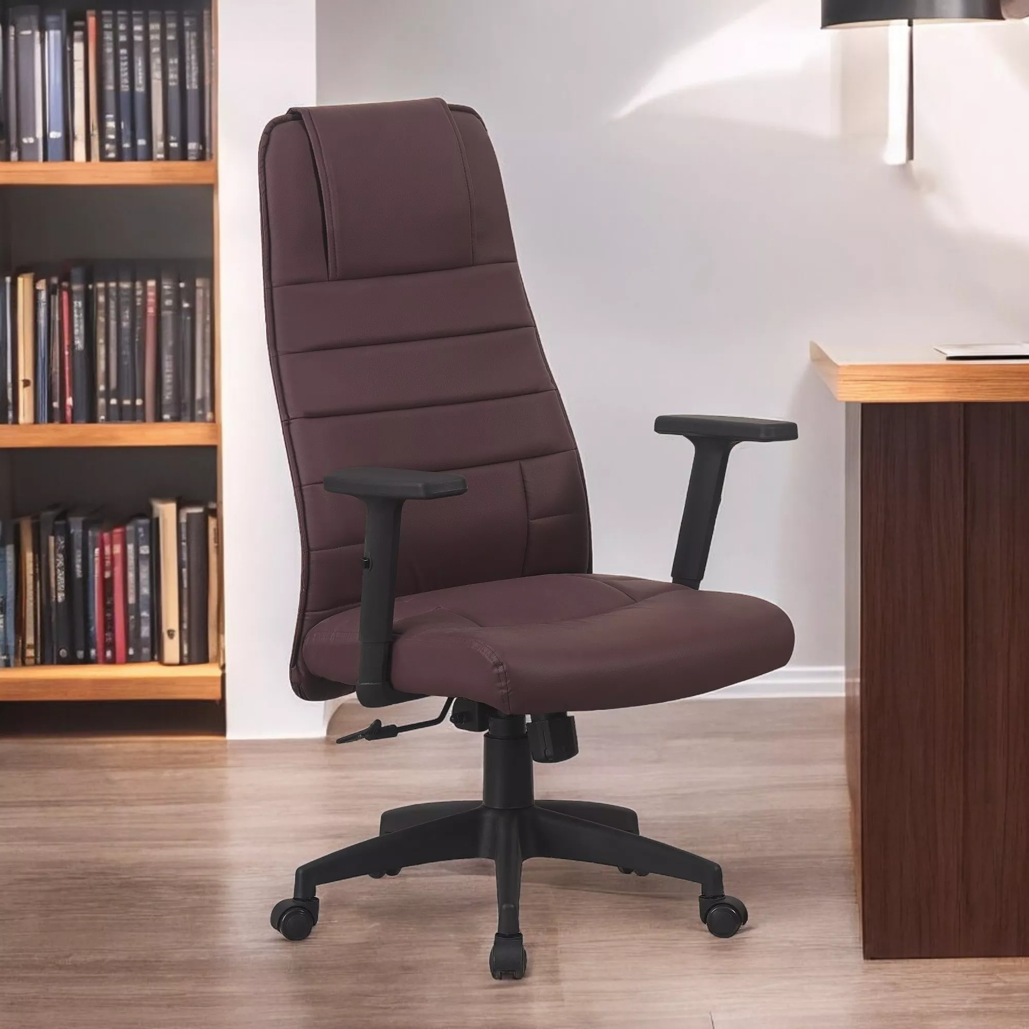 Scaun directorial ergonomic pentru birou, PVC maro, 150 kg, reglabil 116–126 cm