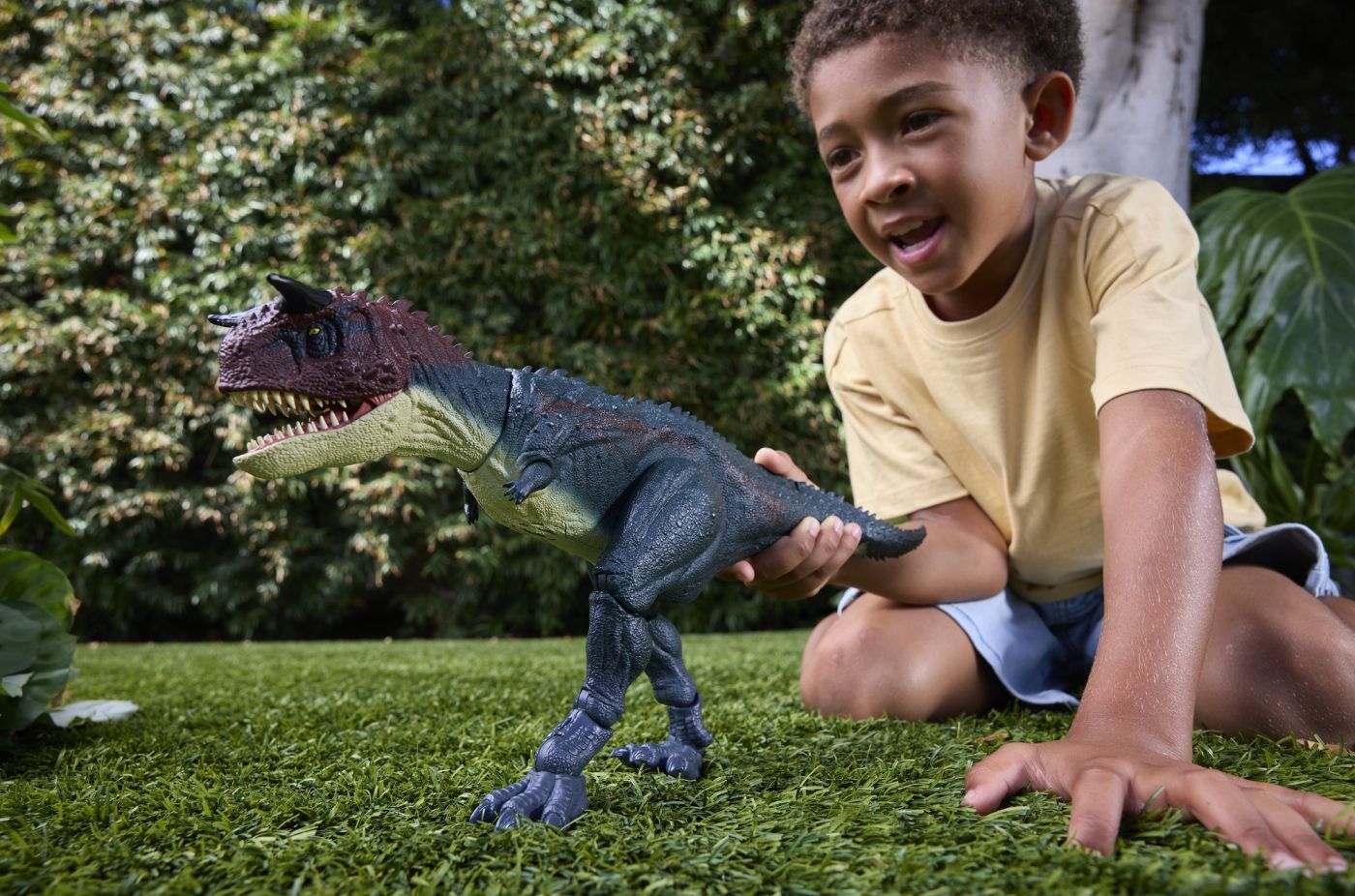 JURASSIC WORLD SURVIVAL CHARGE AND CHOMP DINOZAUR INTERACTIV CARNOTAURUS SuperHeroes ToysZone