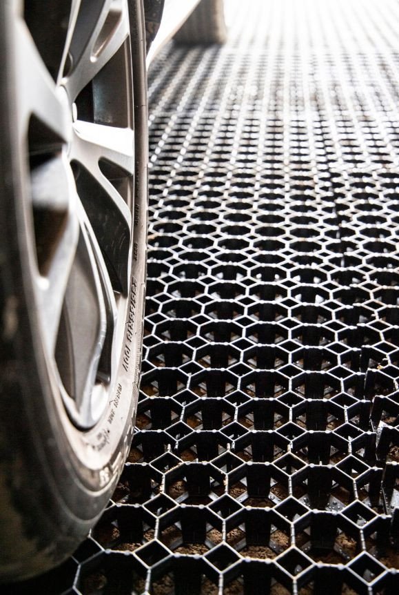 Grilă pavaj ecologic tip fagure pentru parcări verzi 60x40x4 cm, 480 t/mp