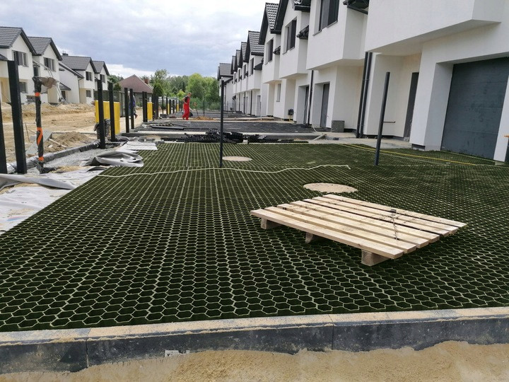 Grilă pavaj ecologic tip fagure pentru parcări verzi 60x40x4 cm, 480 t/mp