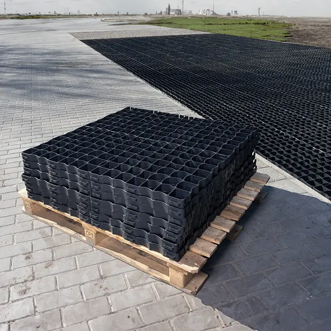 Grilă eco pentru parcare P3, 50x50x3 cm, 180 t/mp, neagră, modulară