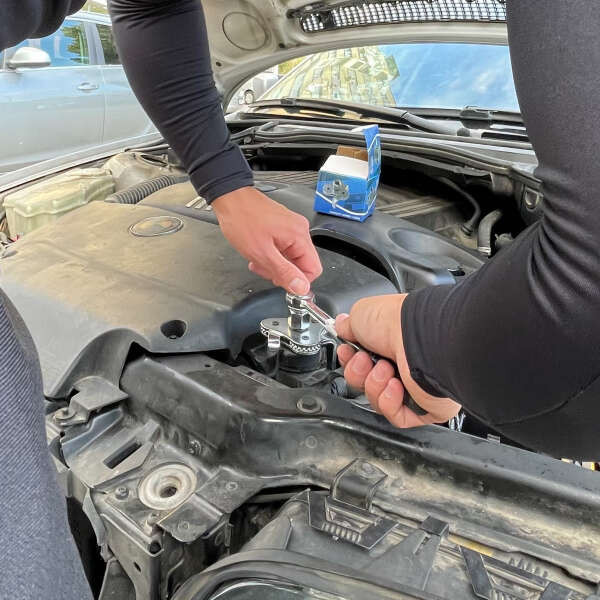 Cheie universală pentru schimbarea filtrului de ulei Leziter Spryir