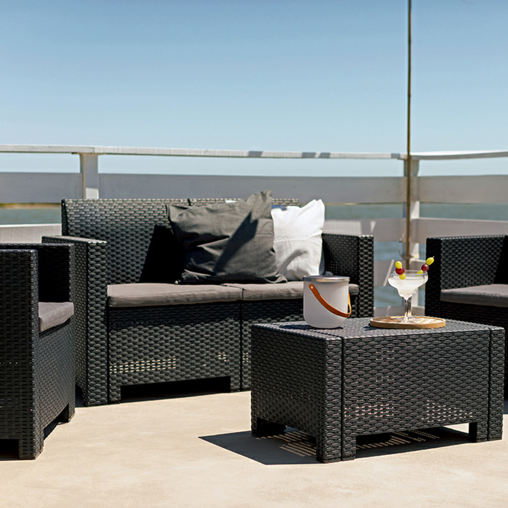 Canapea de grădină Leziter Nero cu 2 locuri, grafit, aspect ratan, cu perne