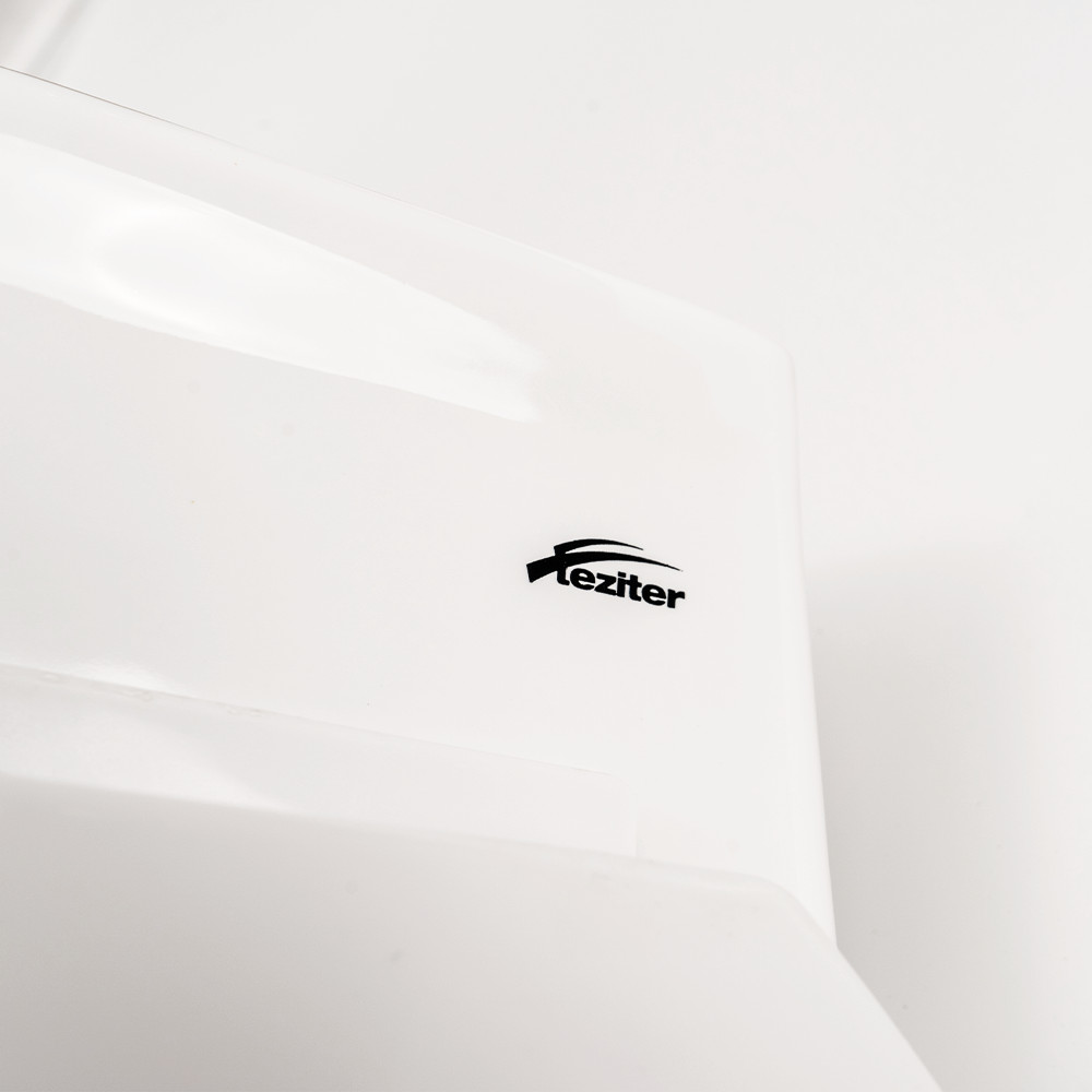 Vas WC suspendat Leziter Roya din ceramica alba, cu capac soft-close si scaun