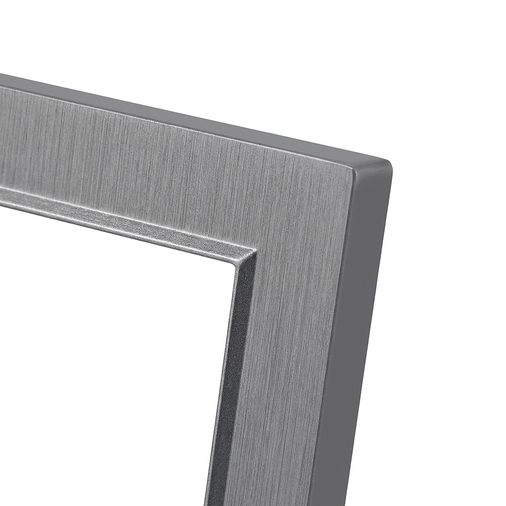 Priză triplă încastrată Leziter Nova III cu împământare, 16A/250V, cadru gri