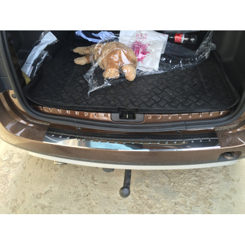 Ornament crom pentru portbagaj Dacia Duster, protecție prag spate