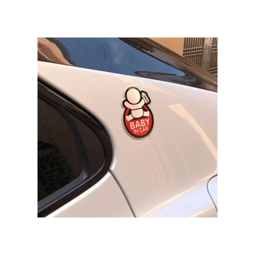 Abțibild auto „Baby in Car” 3D, fundal roșu, în relief (TS-125)