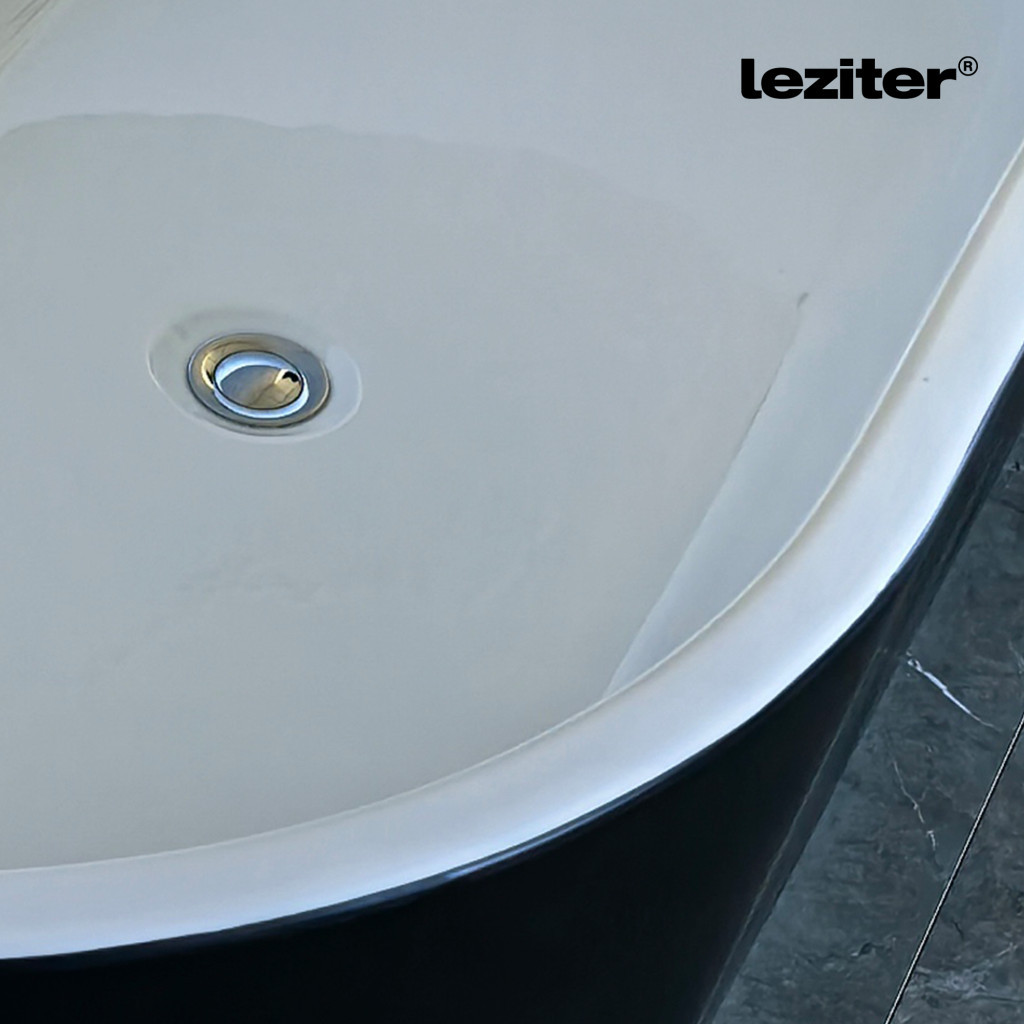 Cadă freestanding Leziter Still 170x80x58 cm, acril sanitar, negru mat