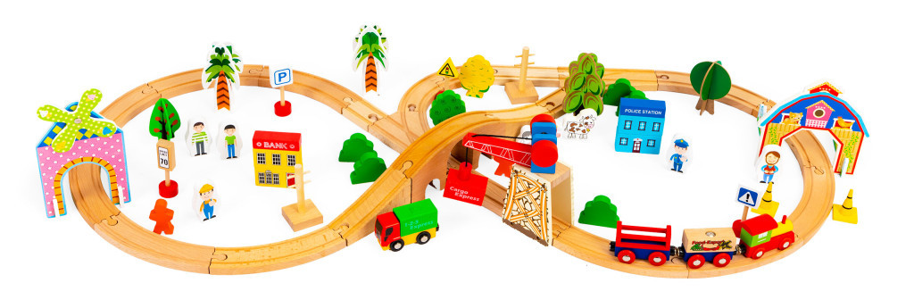 Set tren din lemn Homelux, 74 piese cu sine, tunel cu macara si accesorii