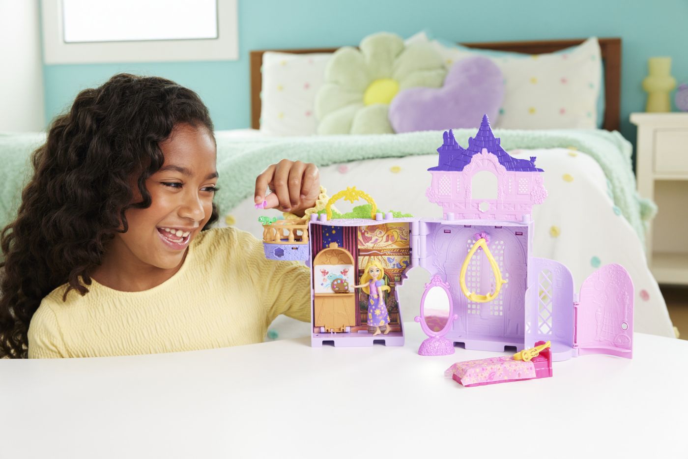 DISNEY PRINCESS SET CASTELUL LUI RAPUNZEL CU ACCESORII SuperHeroes ToysZone