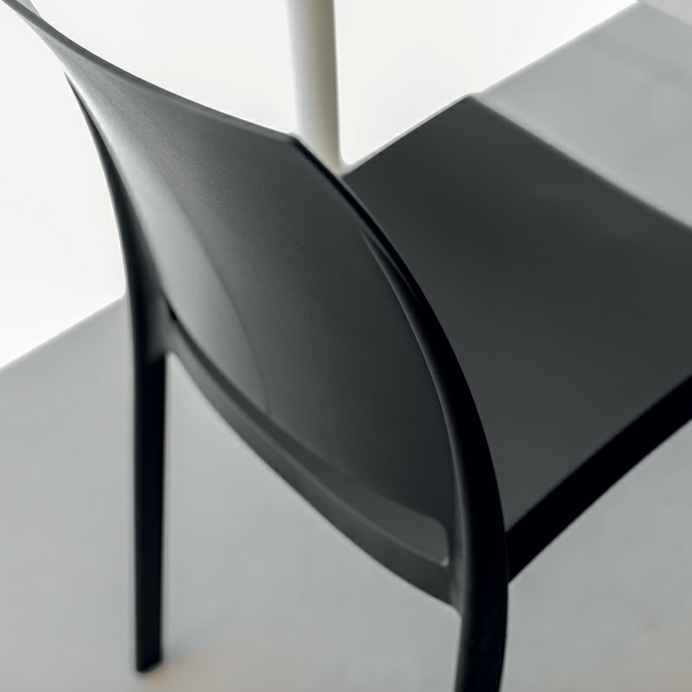 Scaun de grădină Leziter Volare din plastic PP, grafit, rezistent UV