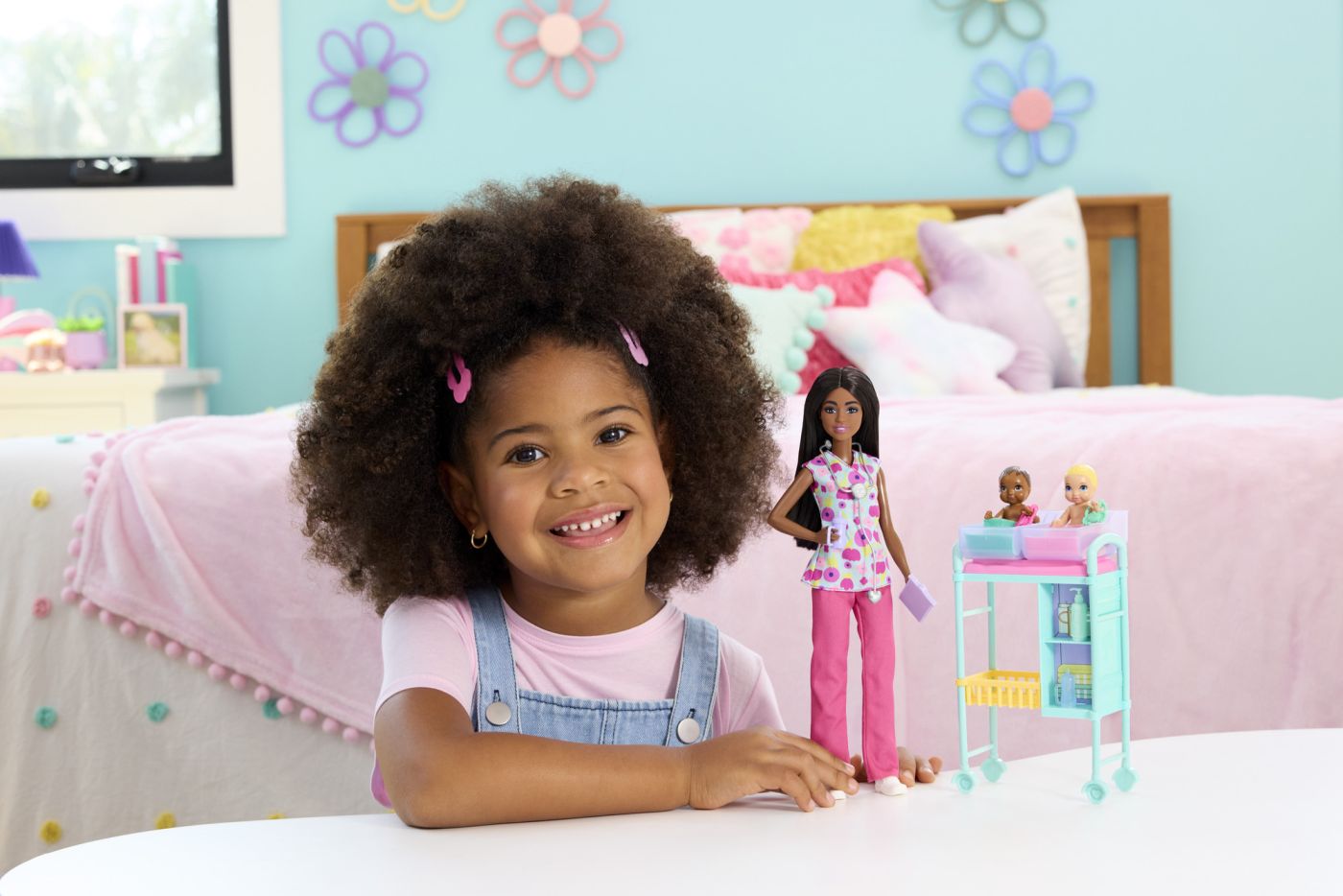 BARBIE SET DE JOACA PAPUSA BARBIE BRUNETA FACE CARIERA MEDIC PEDIATRU SuperHeroes ToysZone