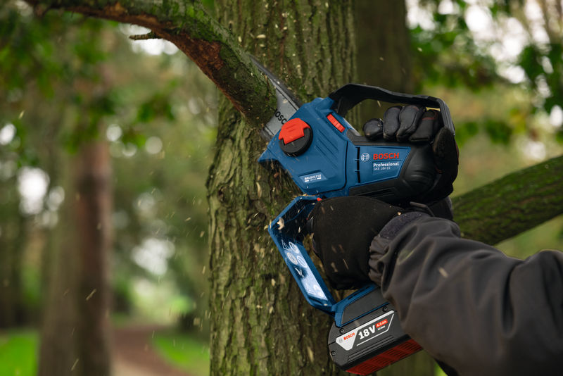 Fierăstrău cu lanț Bosch GKE 18V-15, 18V, lamă 15 cm, solo