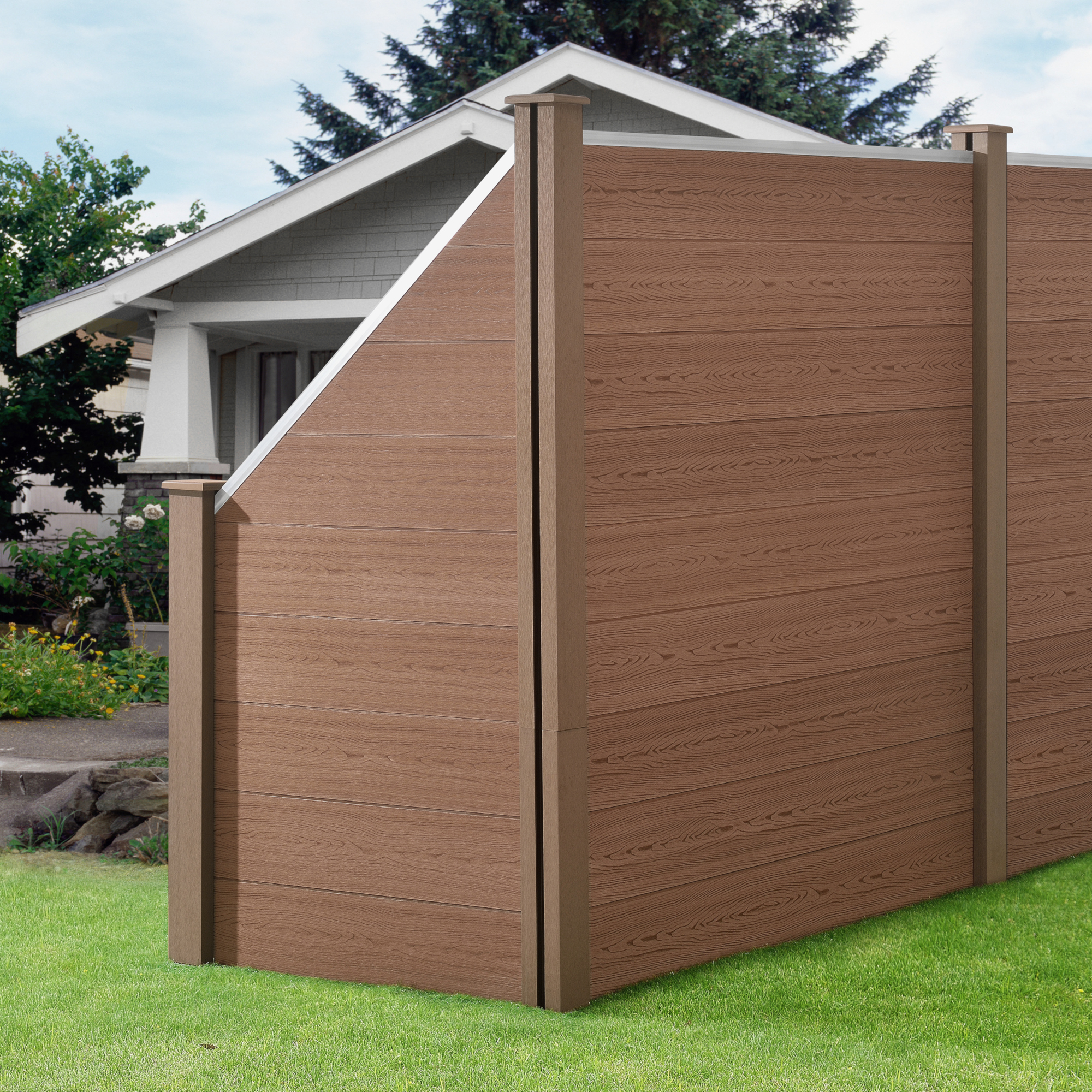 Gard WPC maro cu element inclinat pentru gradina 183x799 cm