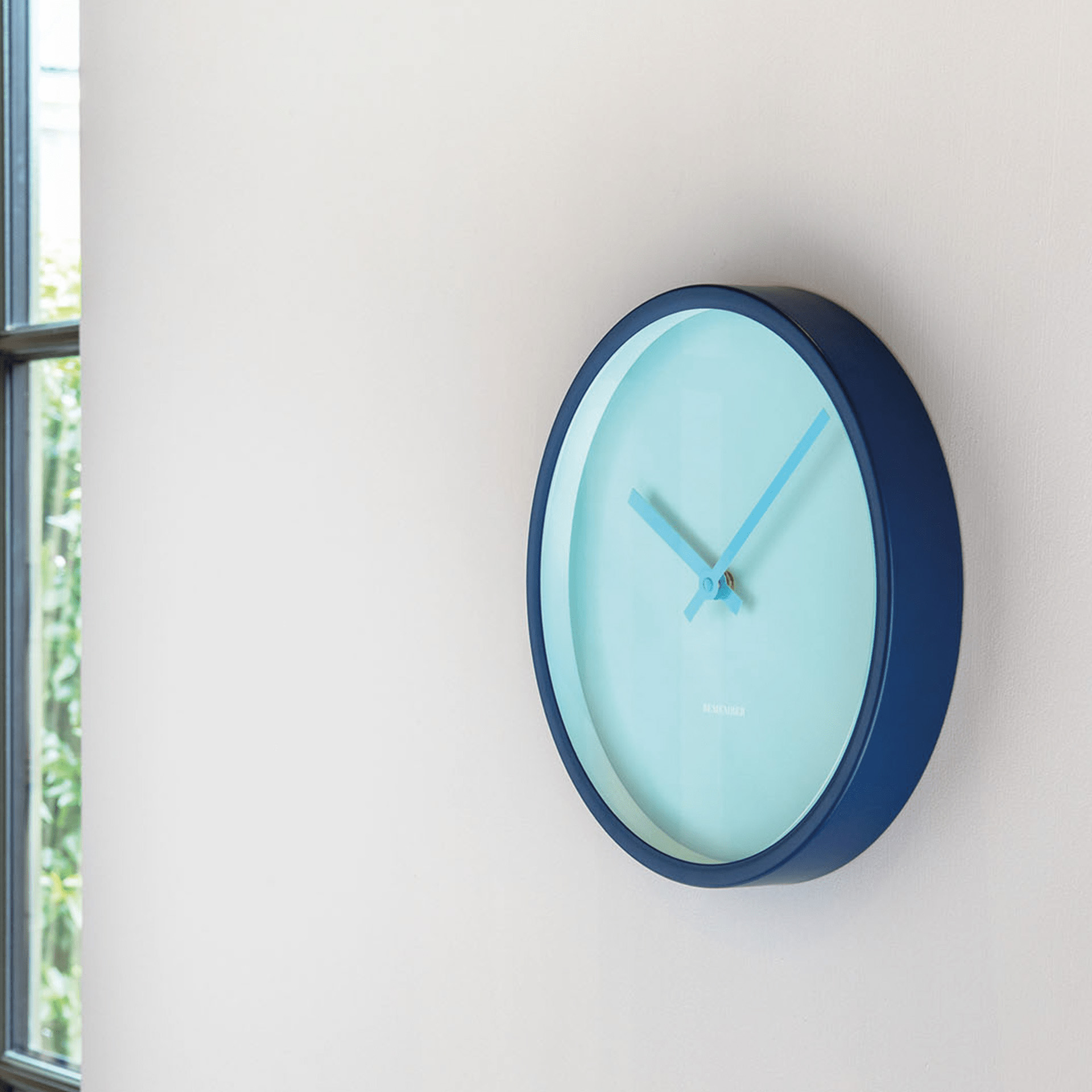 Ceas de perete Aqua rotund mint si albastru inchis REMEMBER