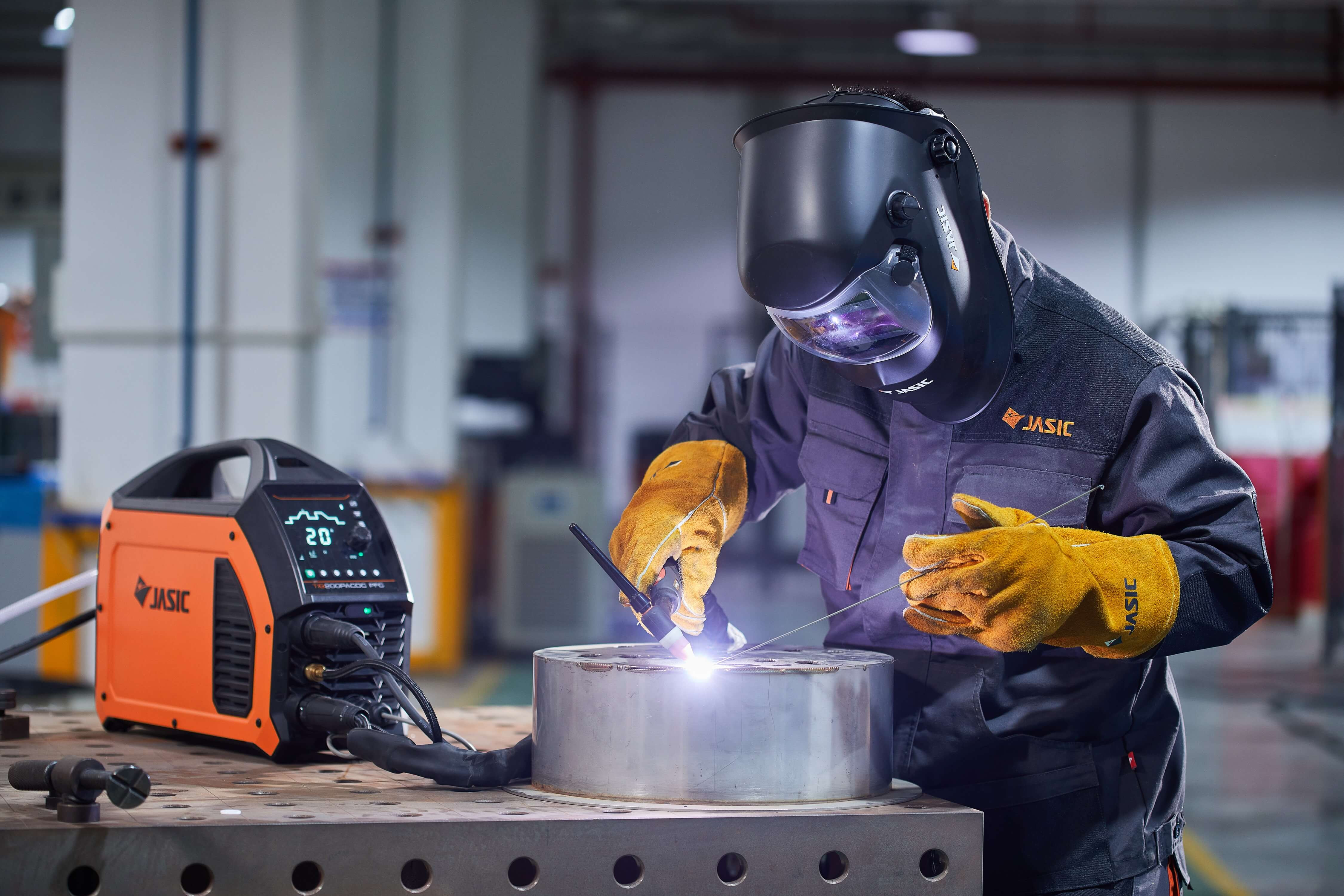 Aparat de sudura TIG AC/DC Jasic EVO20 200P PFC 200A industrial