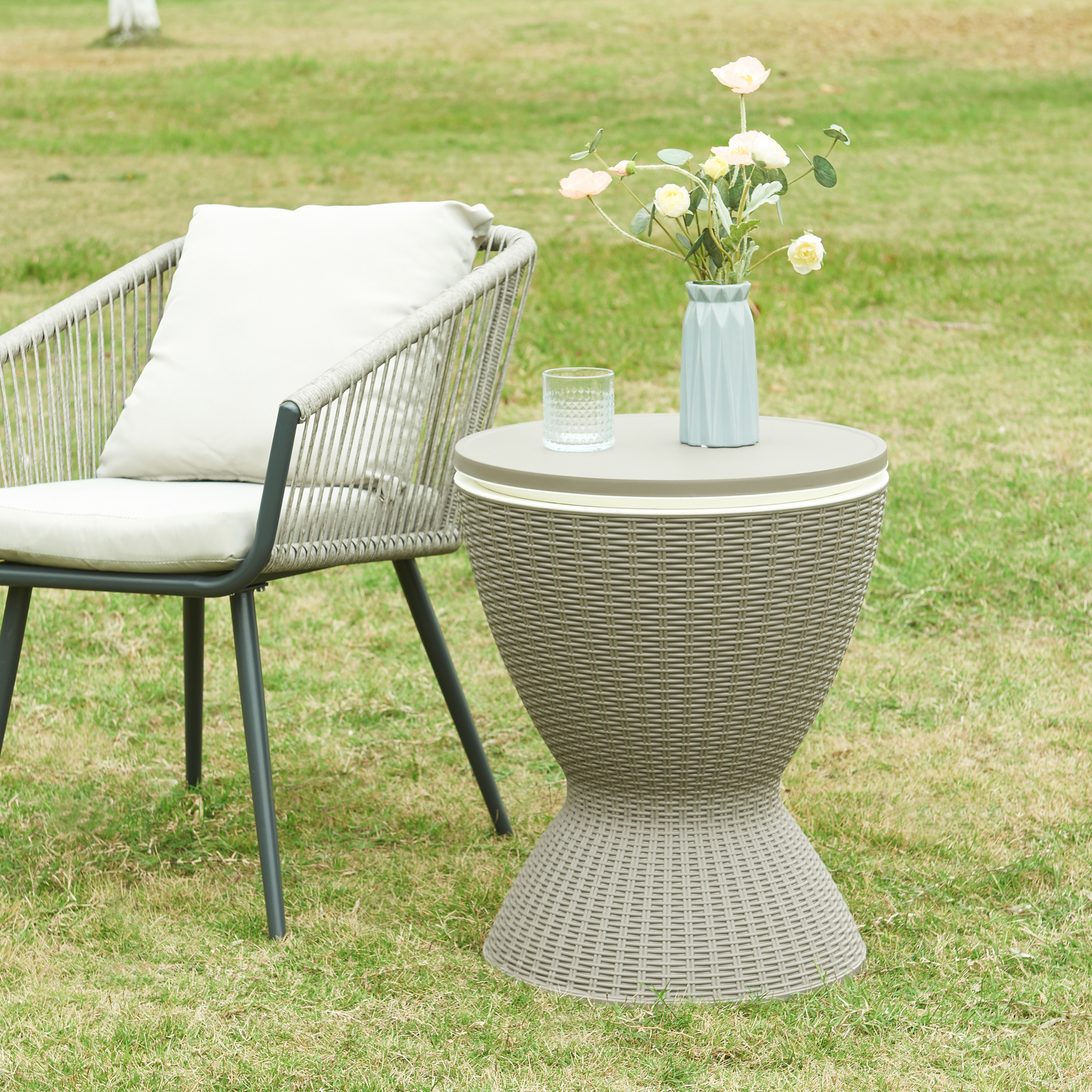 Masă frigorifică Atessa pentru grădină, 30 L, maro deschis, 58–82 cm