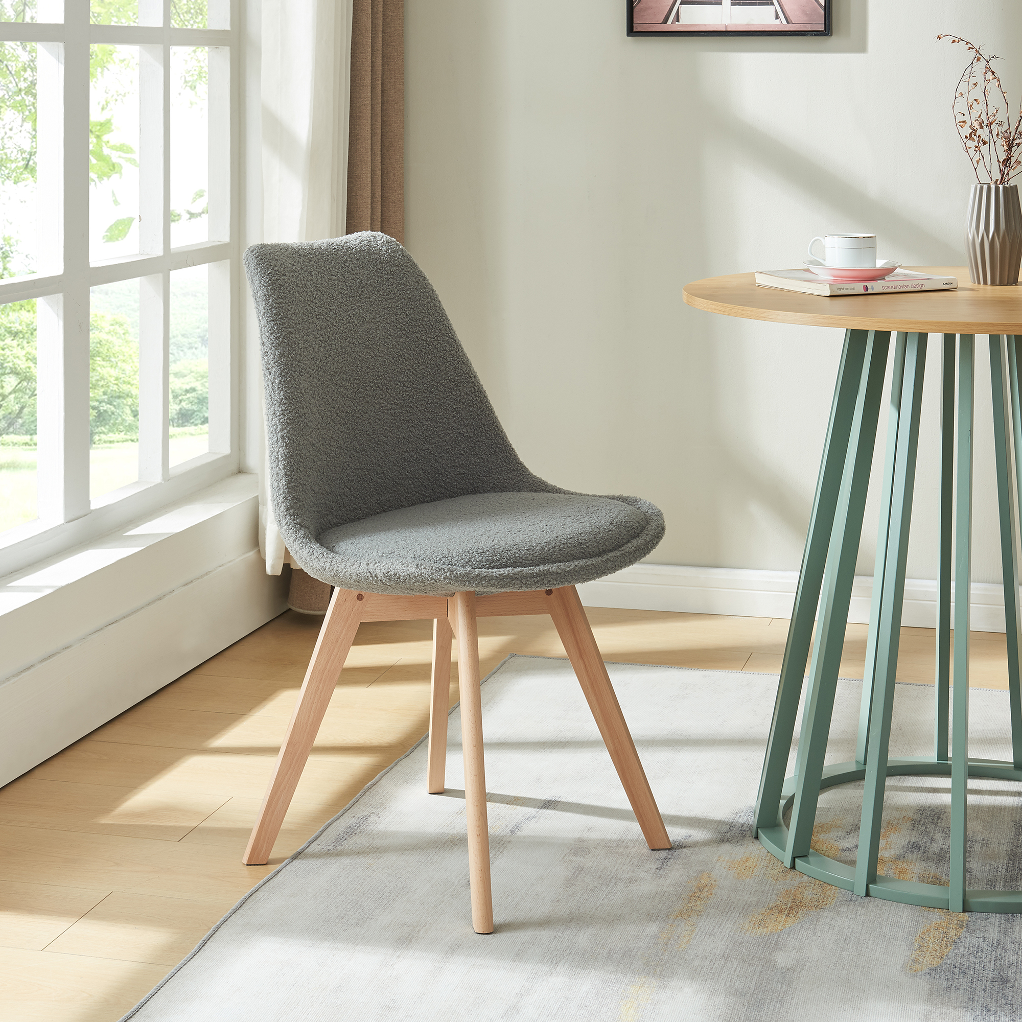 Set 6 scaune dining Fläten gri bouclé, tapitate, cu picioare din lemn