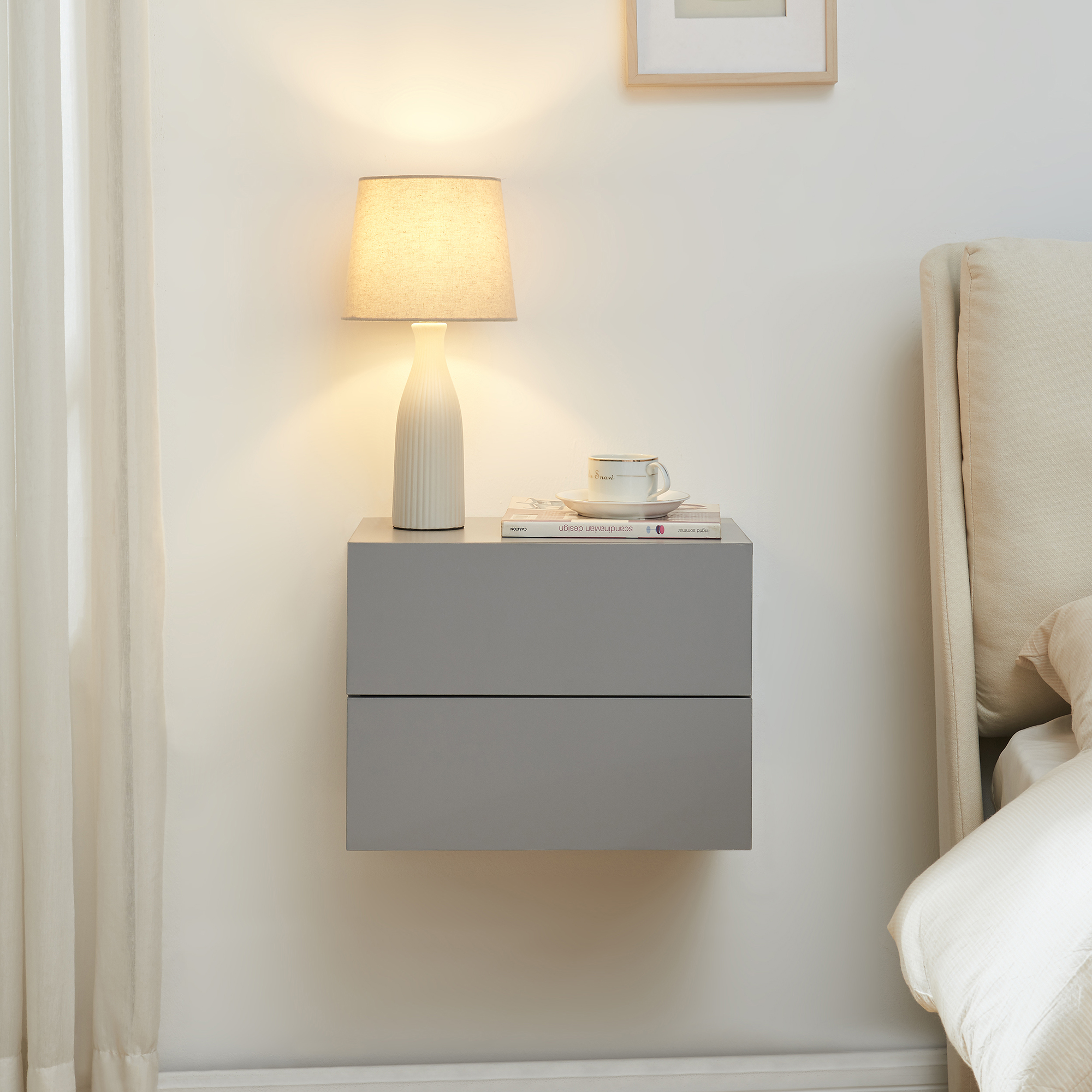 Noptieră suspendată Ampfing cu 2 sertare, gri deschis, en.casa