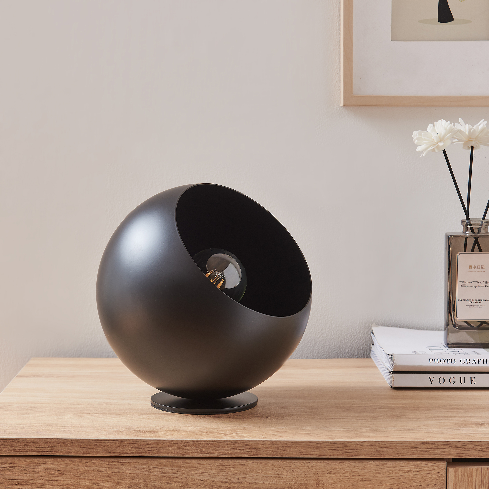 Lampă de masă Lukkodso din metal negru, 1xE27, 20x20 cm