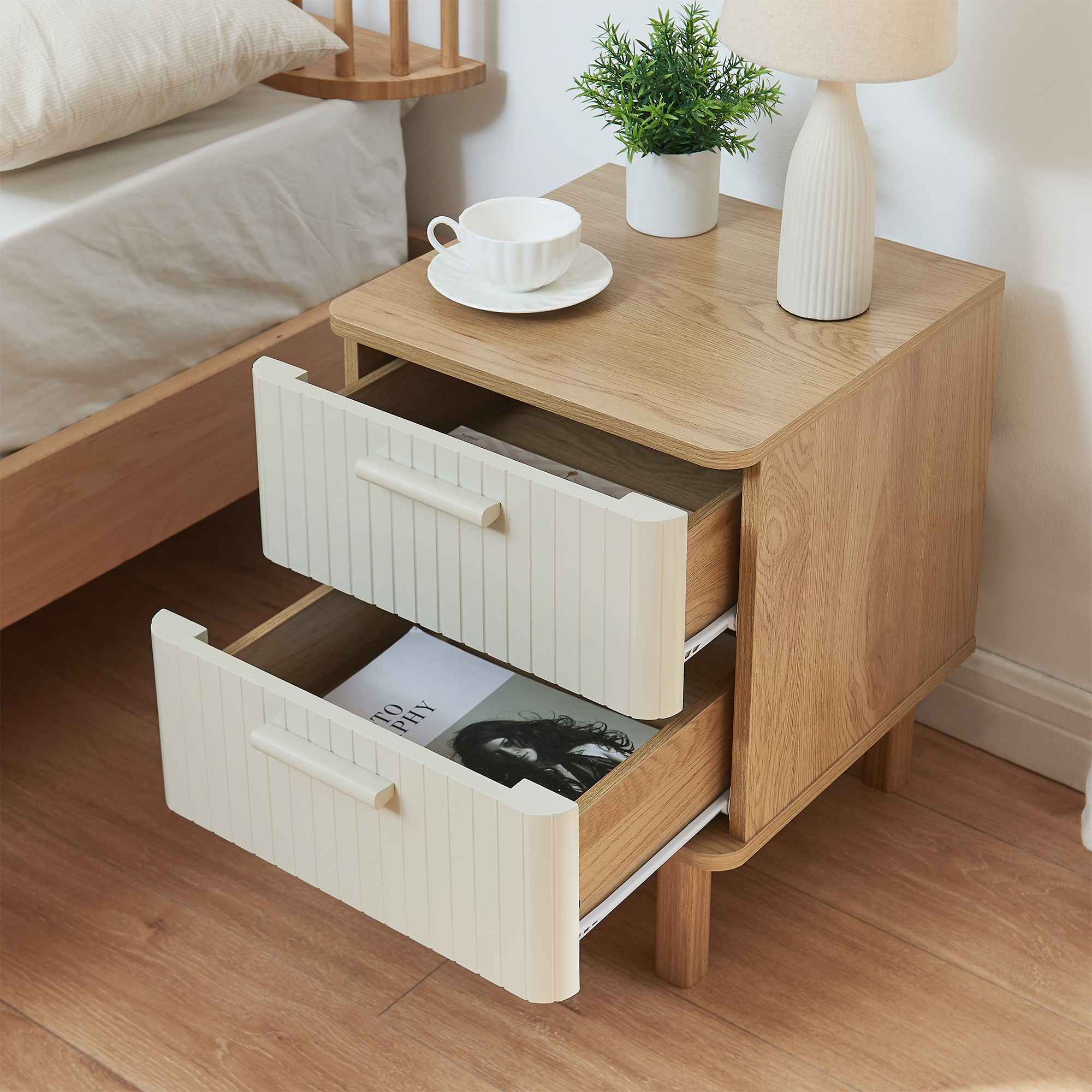 Noptieră Ferrersp cu 2 sertare, decor stejar și nisip, 50x40x40 cm