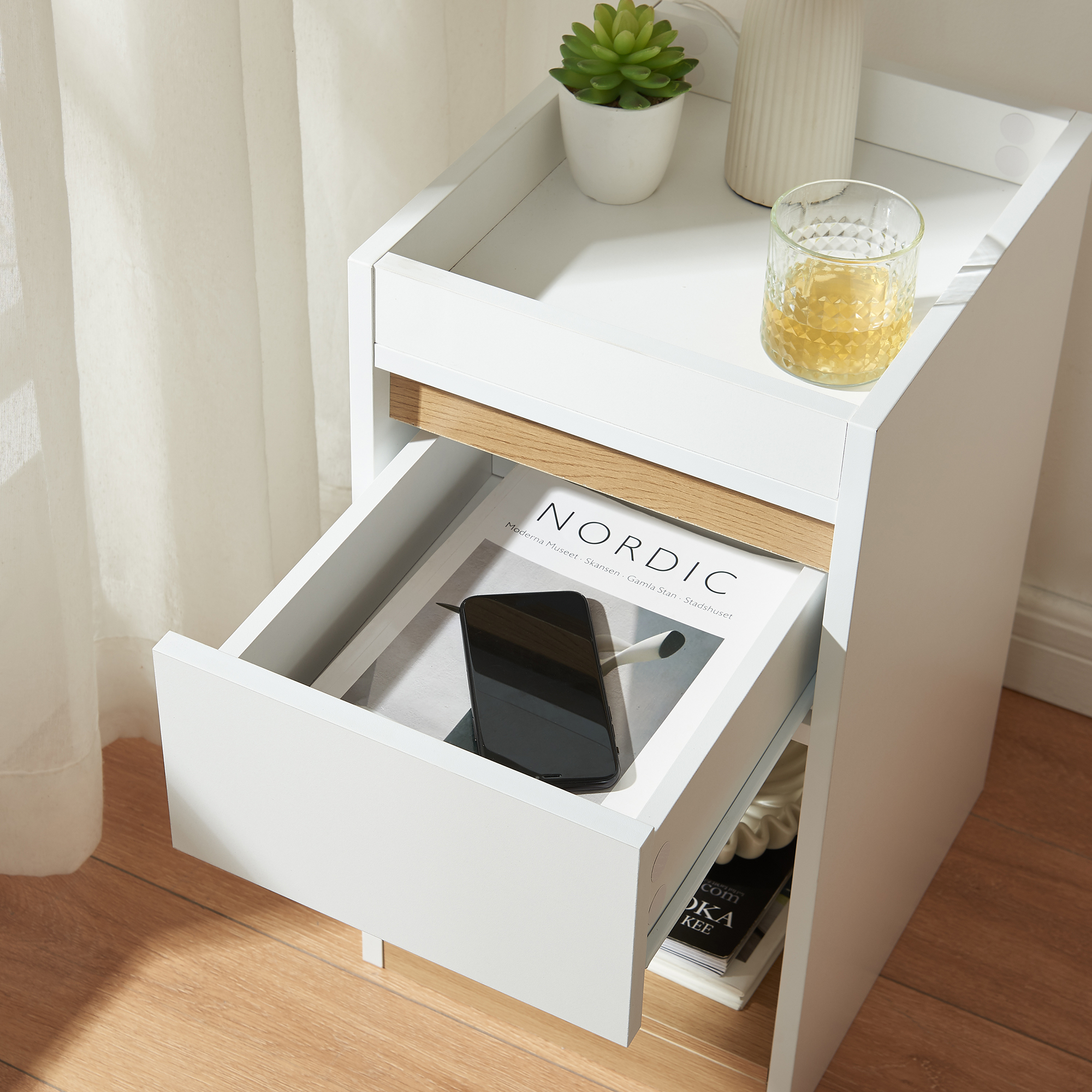 Noptieră Lure 55x30x35 cm alb cu aspect de stejar, cu sertar