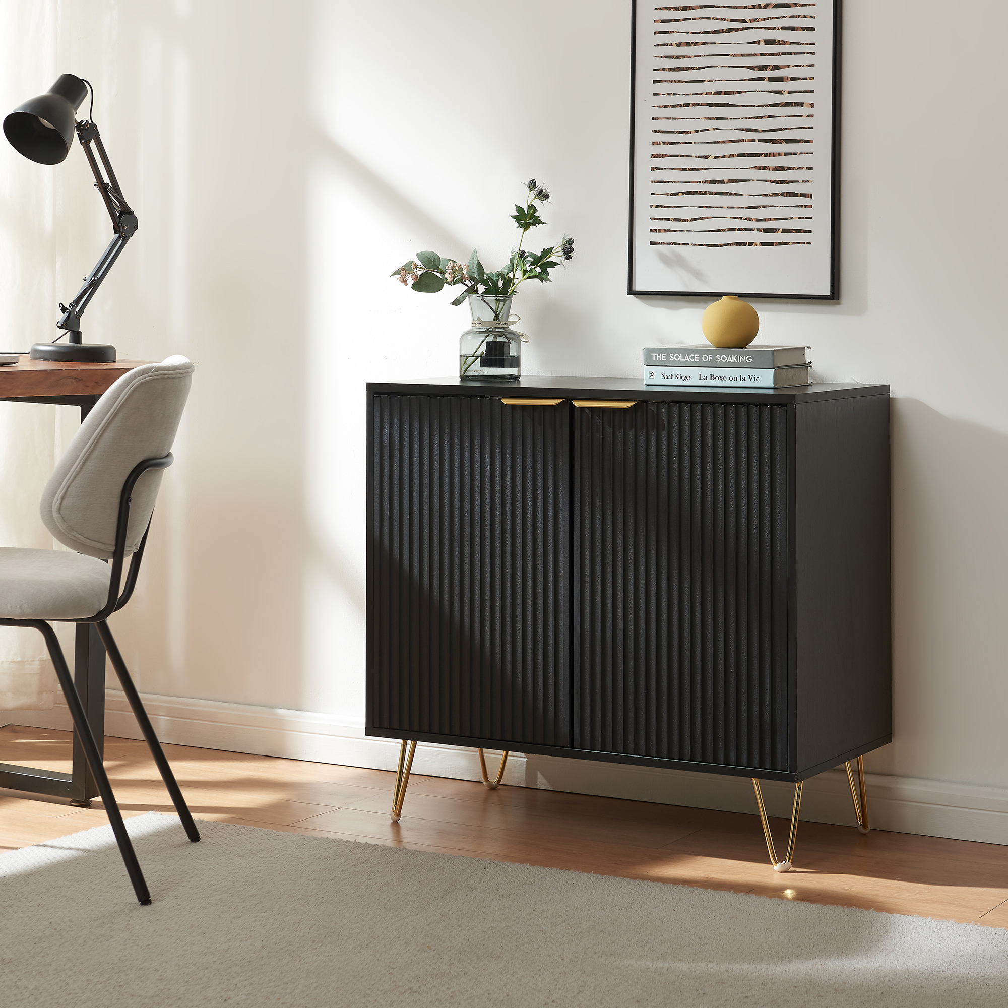Comodă auxiliară neagră cu uși riflate și picioare metalice 80 cm