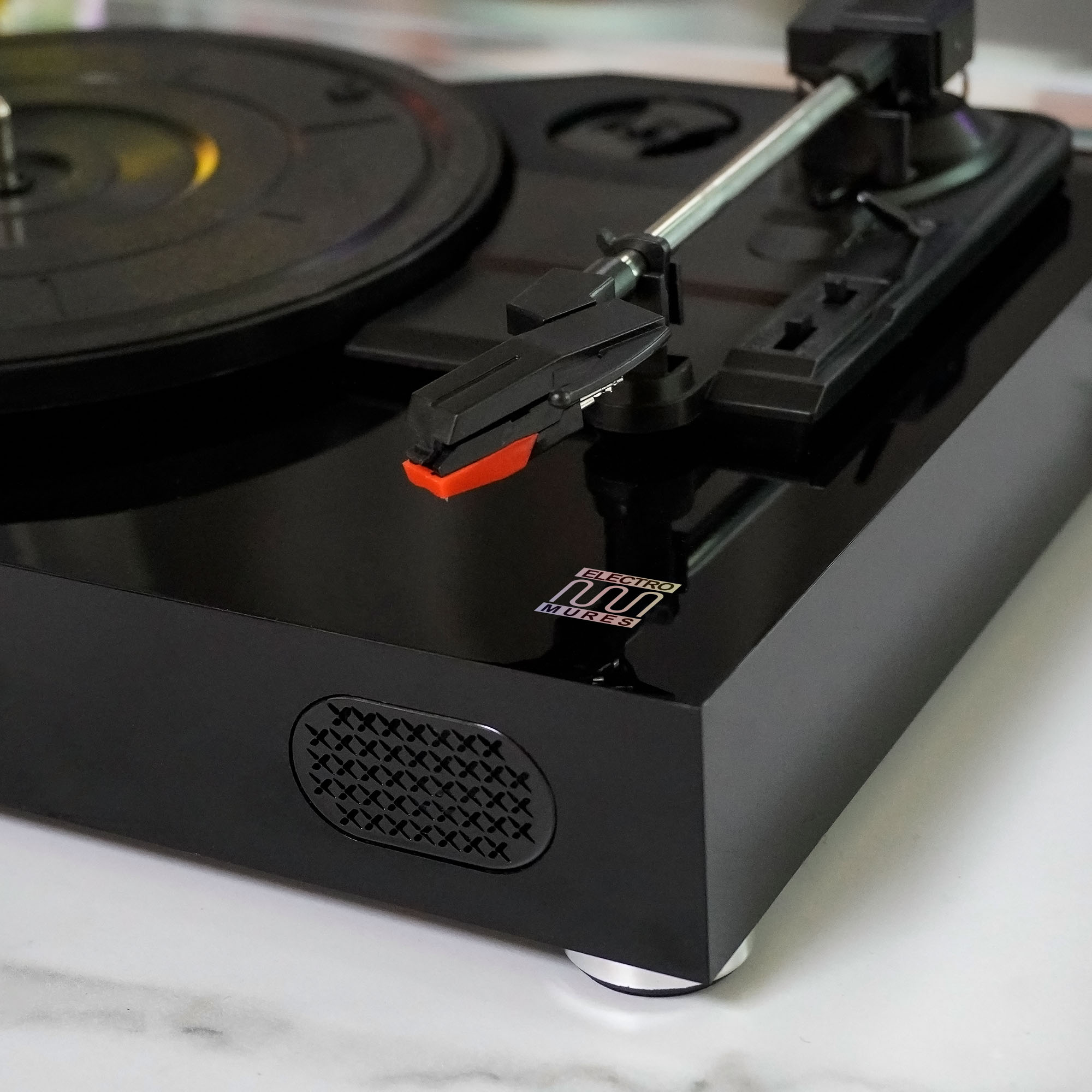 Pick-up Bluetooth cu ac safir Electromures EM 1020, negru Rainbow Edition