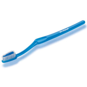 Periuță de dinți manuală Trisa Smile Medium, peri medii, fabricată în Elveția