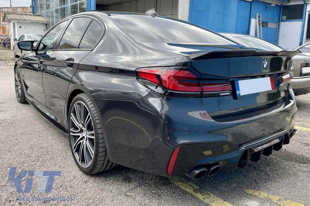 Difuzor tip M5 Competition potrivit pentru versiunile 530, 540 cu bara de protecție M Technik spate pe BMW Seria 5 G30 sedan, G31 break 2017-2020 -oo--oo-, lac negru Performance AutoTuning