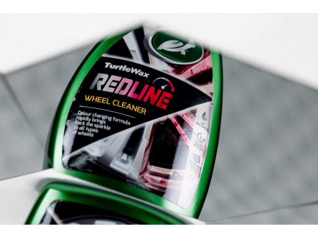 Soluție pentru curățat jante din aluminiu Turtle Wax Red Line 500 ml
