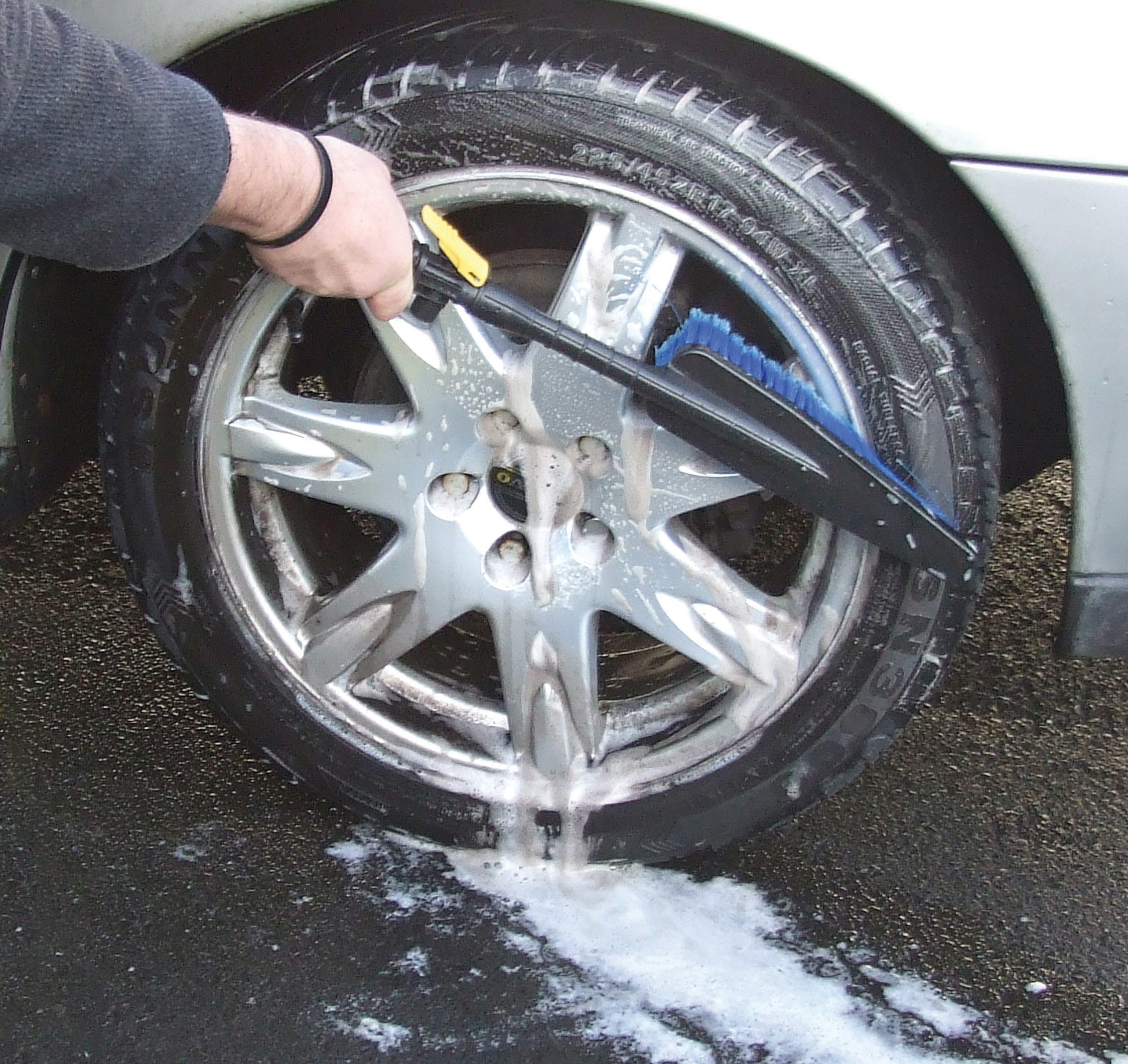 Pompa manuala pentru spalat masina 12L cu perie, lancie si roti