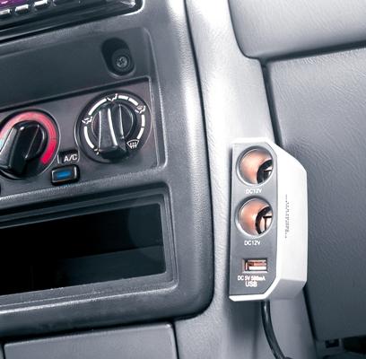 Priza auto tripla Carpoint 12V 8A cu 2 iesiri DC, USB si cablu spiralat