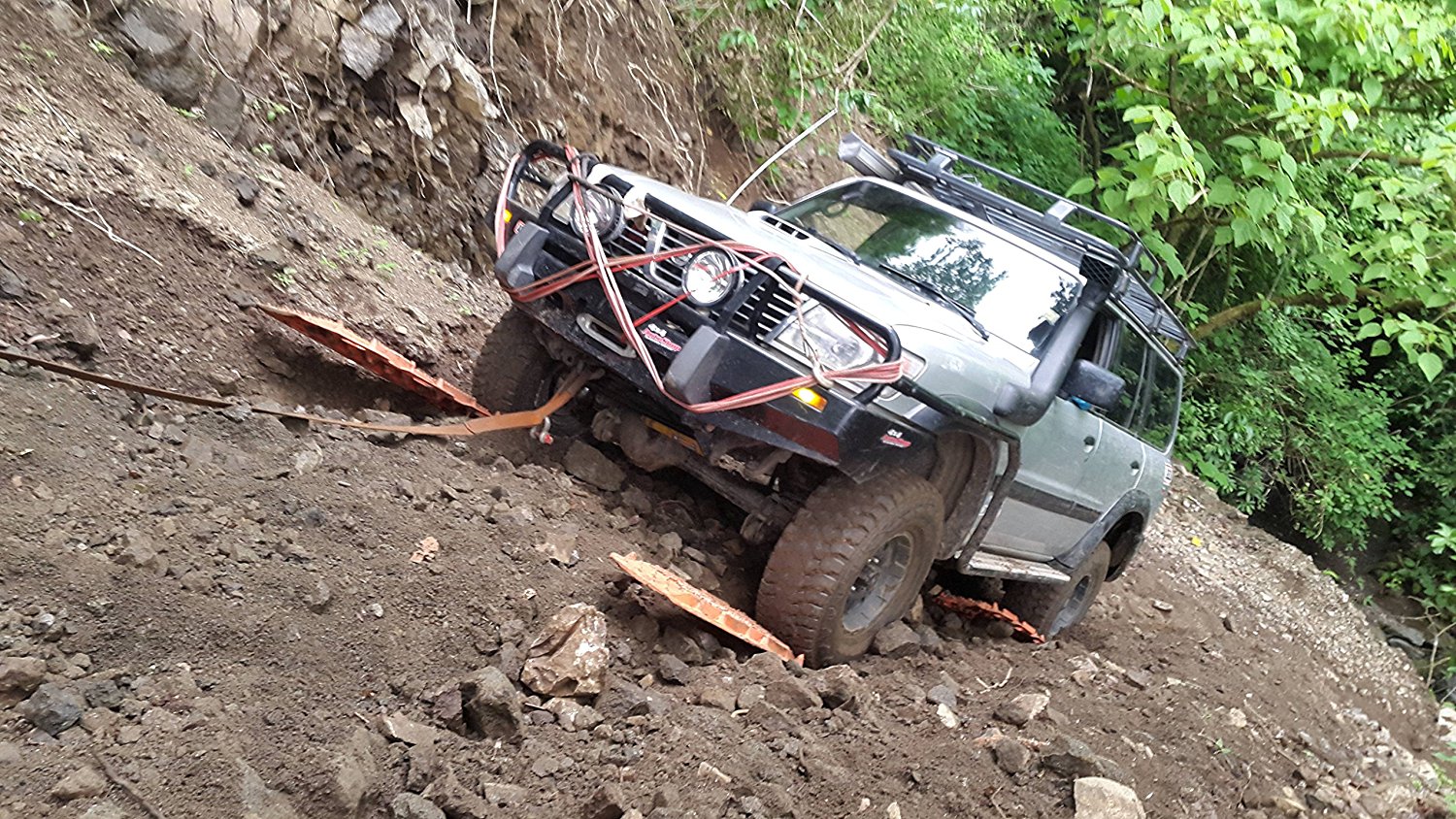 Placă antiderapantă auto pentru tracțiune 121x35 cm din plastic dur