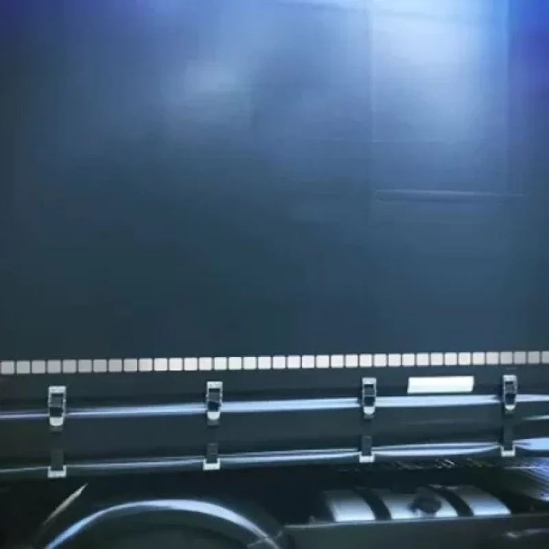 Folie reflectorizantă albă segmentată pentru prelata camion, rolă 46 m