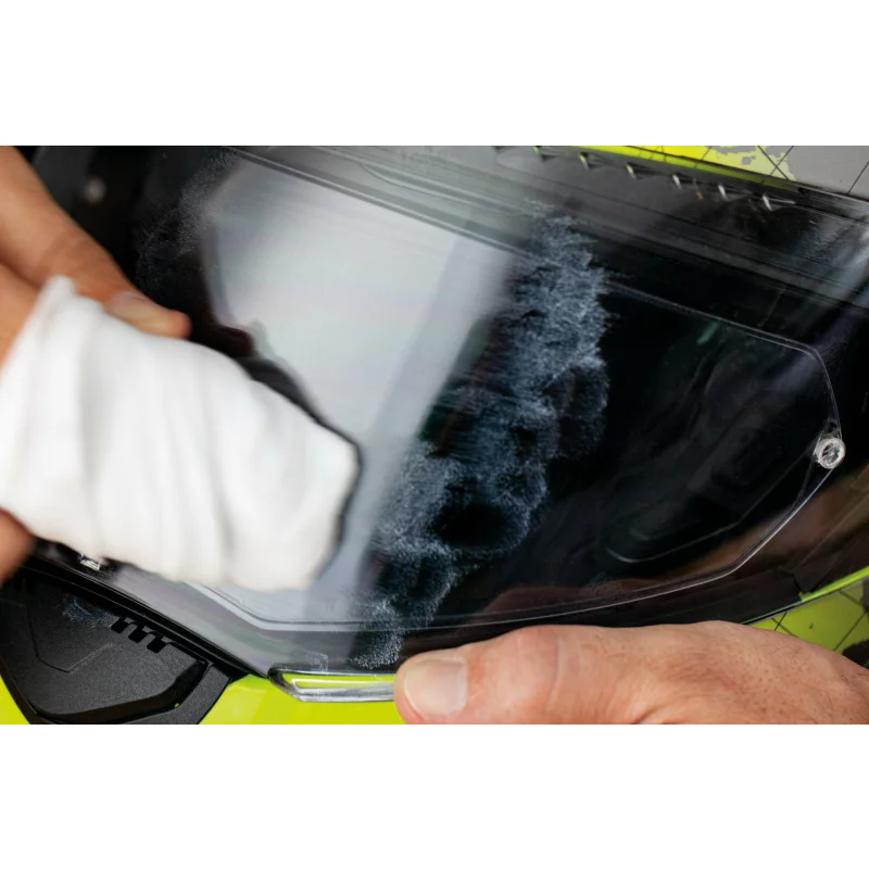 Pasta polish pentru acril si plexiglas Quixx, 50 g, pentru zgarieturi fine