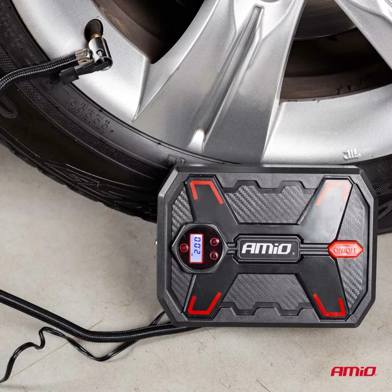 Compresor auto aer 12V cu manometru digital, lampa LED si accesorii