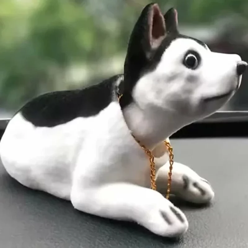 Figurina decorativa caine Husky care da din cap pentru masina