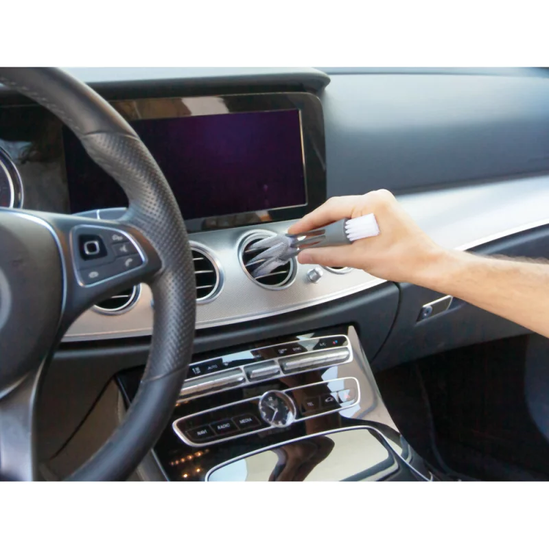 Perie 2 in 1 auto pentru curatarea grilei de ventilatie si bord