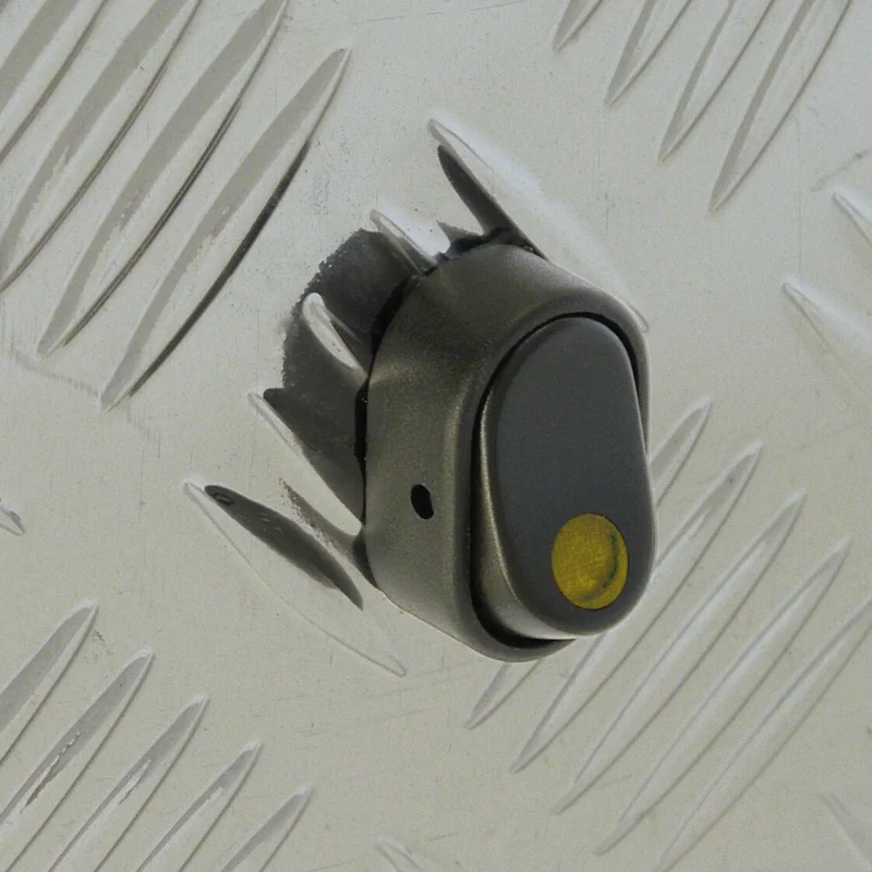 Intrerupator basculant cu LED galben 12V 30A pentru instalatii auto