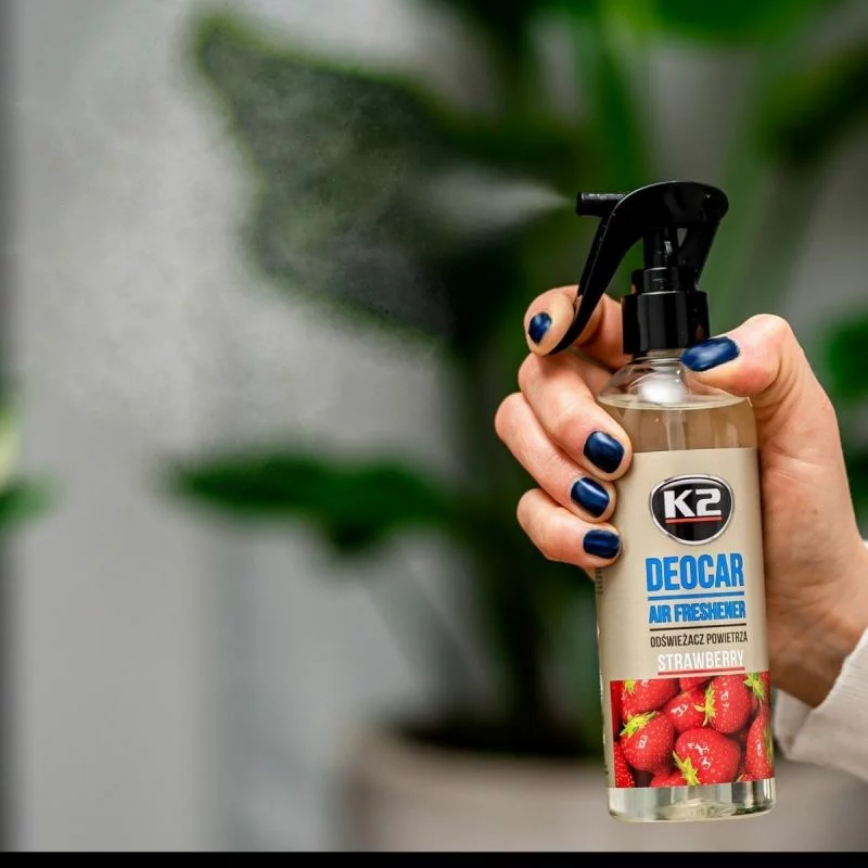 Odorizant auto cu atomizor K2 Deocar, parfum capsuni, 250 ml