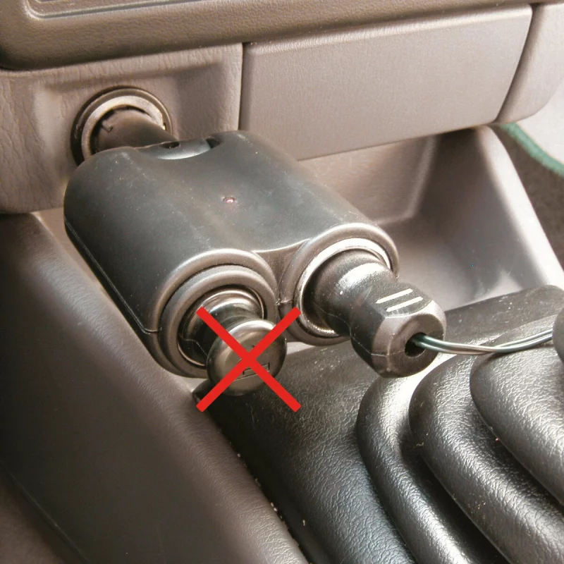 Priza dubla bricheta auto reglabila 12V 5A Carpoint pentru masina