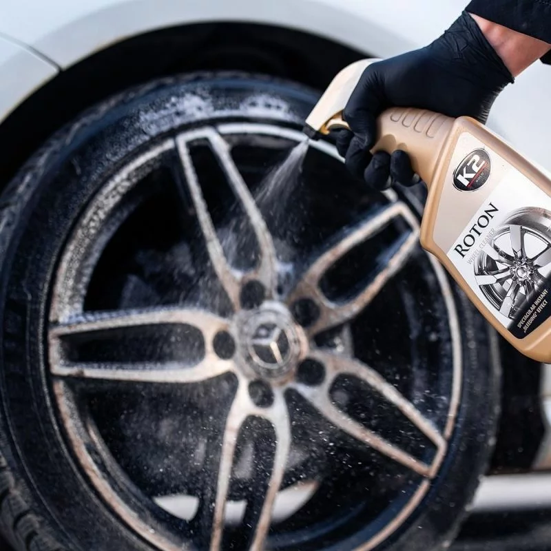 Soluție pentru curățat jante K2 Roton 700 ml, efect activ pentru praf de frână