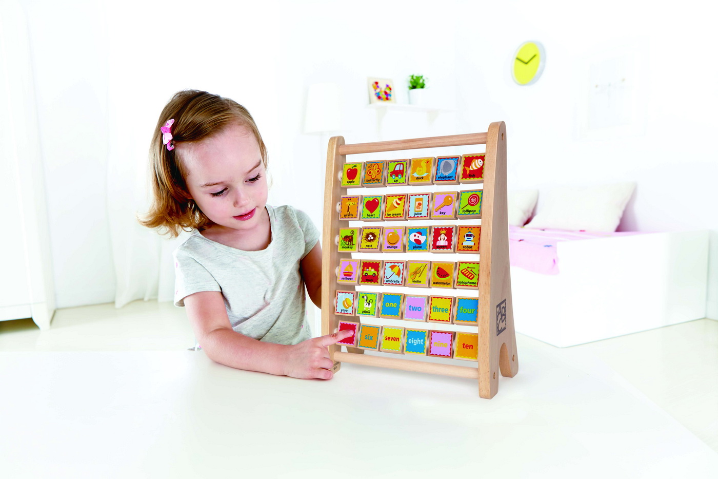 Alfabetar si abac din lemn Hape, jucarie educativa cu litere si cifre