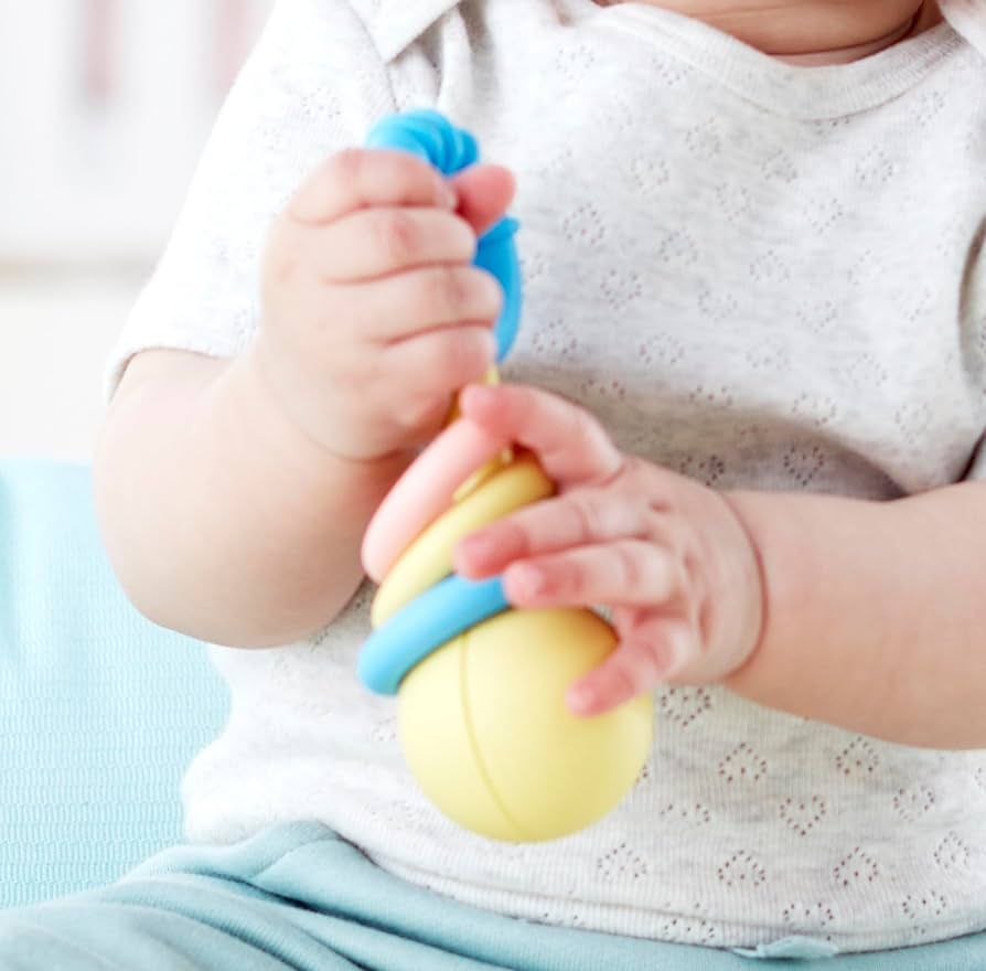 Zornăitoare cu inele Hape pentru dentiție, jucărie senzorială 0+ luni
