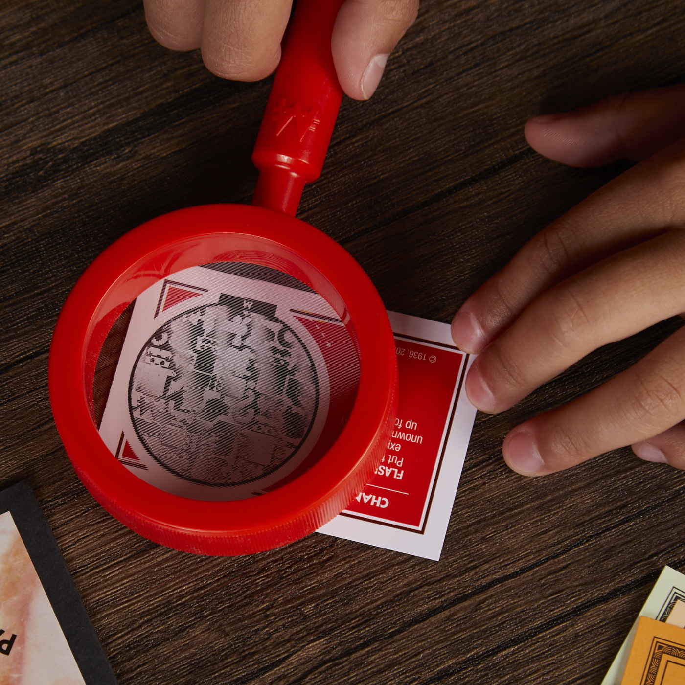 Joc Monopoly Bani Falși în limba română, cu decodor, 8+ ani