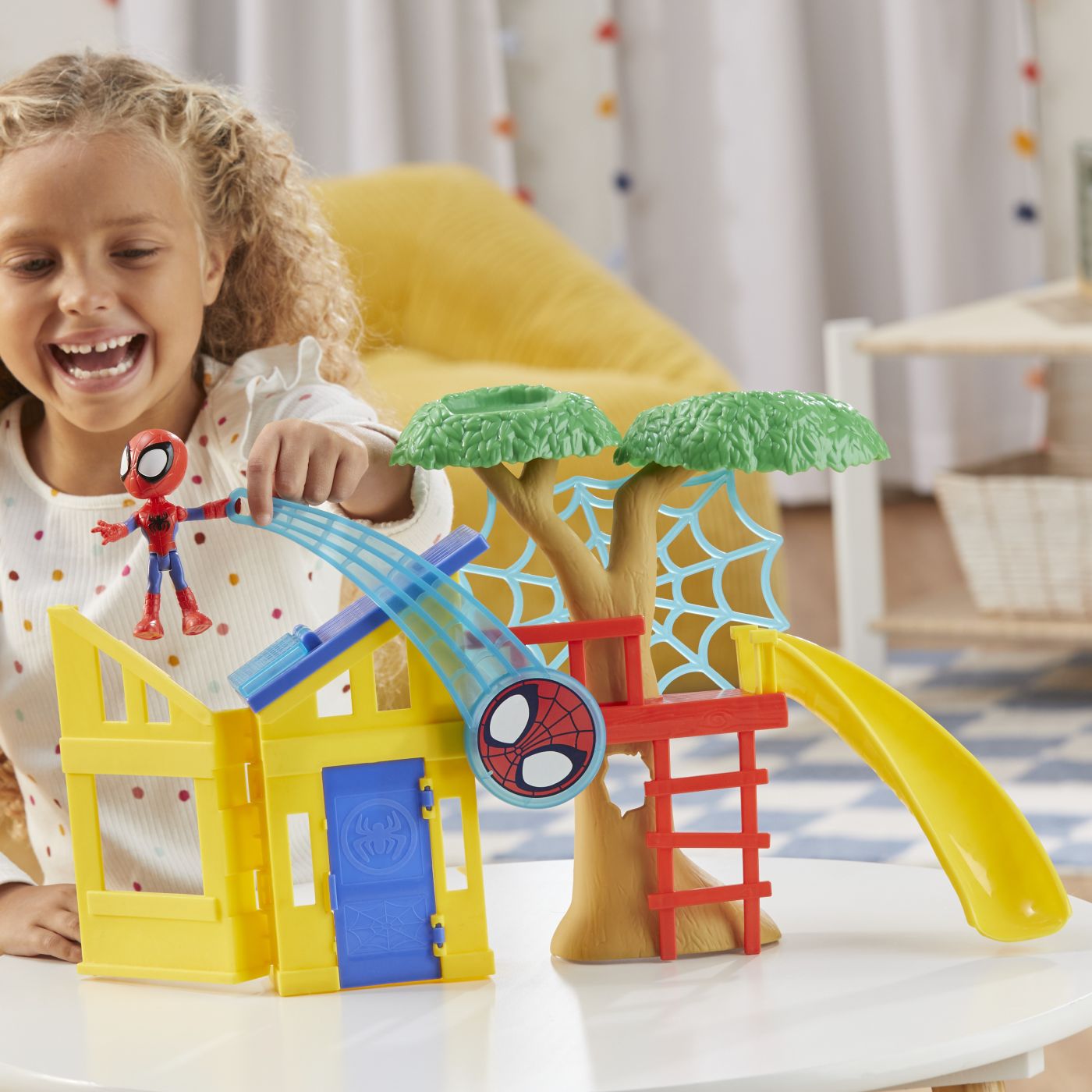 Set de joaca Spidey si Prietenii Extraordinari cu figurina Spidey 10 cm