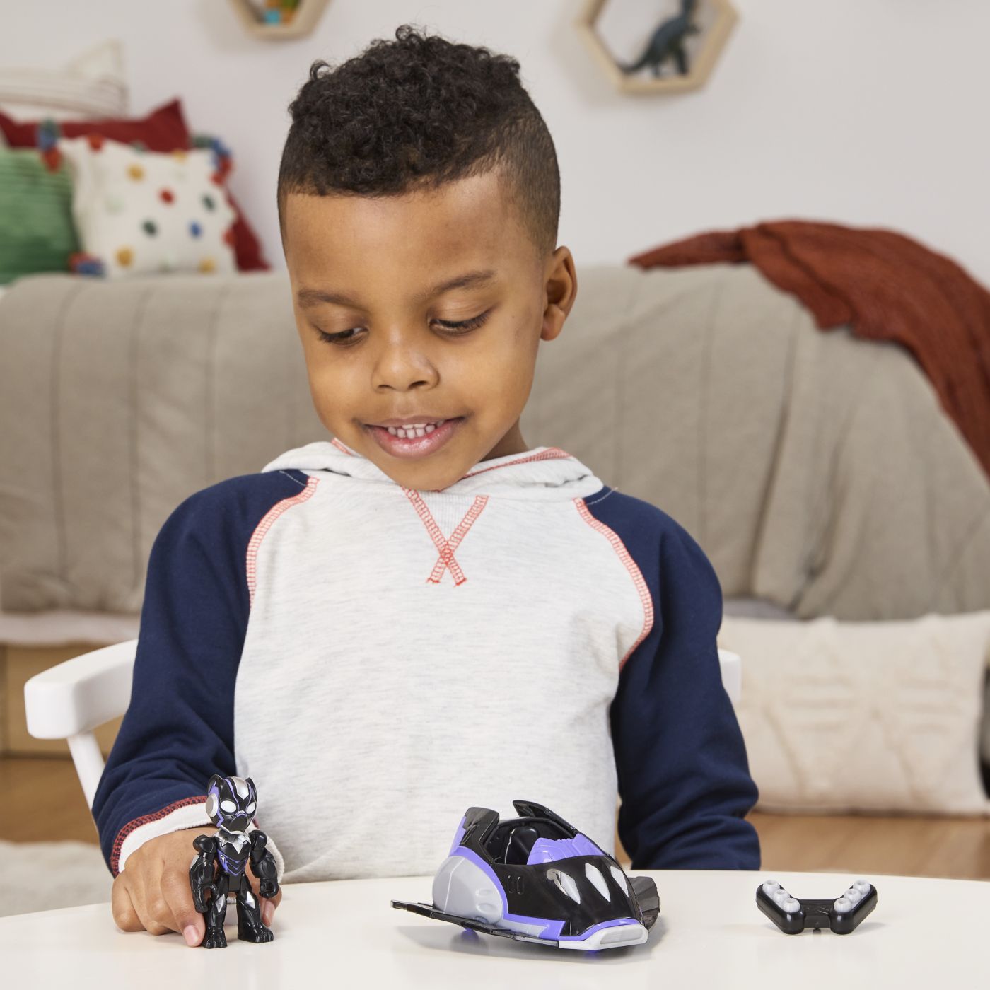 MARVEL IRON MAN SI PRIETENII SAI UIMITORI SET VEHICUL SI FIGURINA BLACK PANTHER