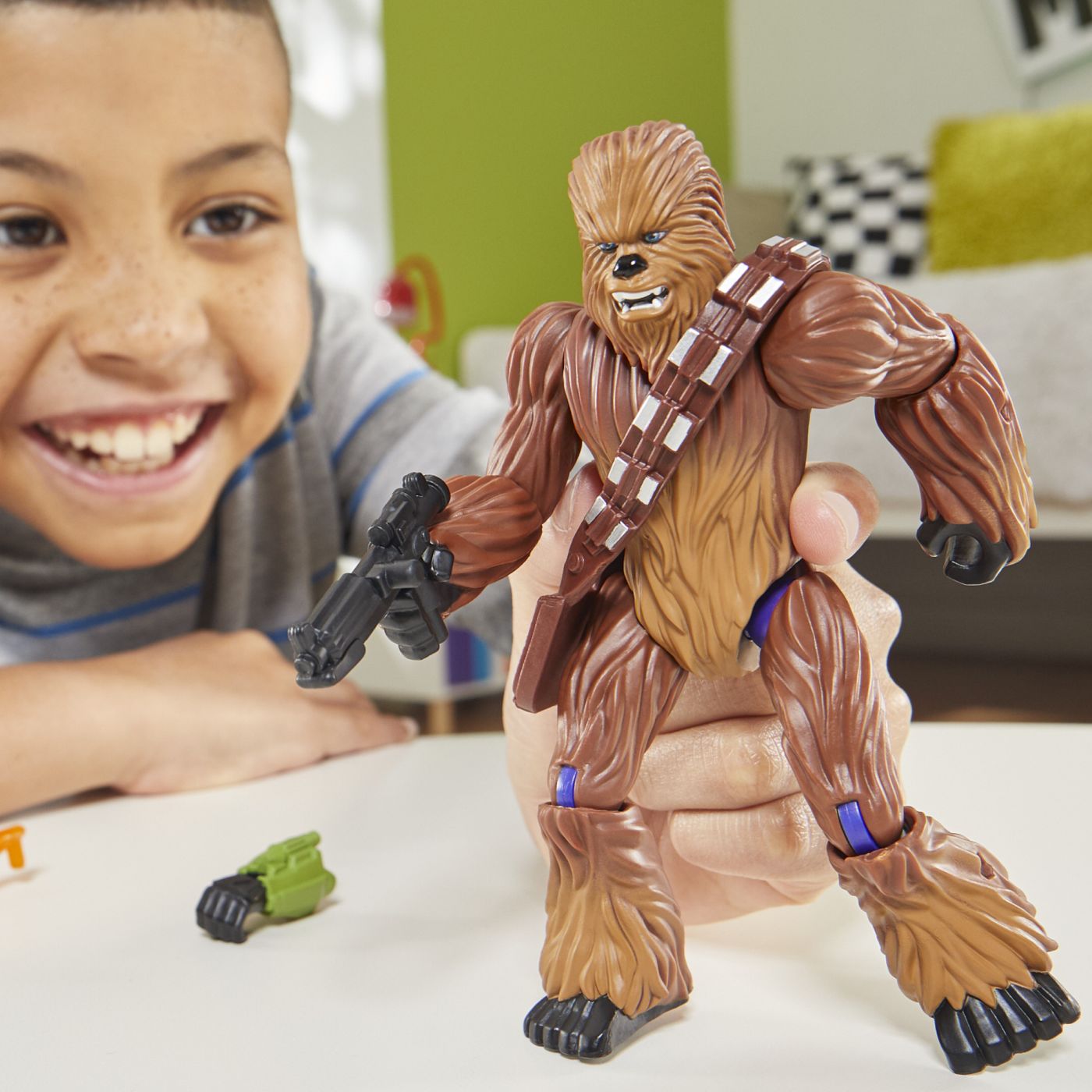 Figurină Star Wars MixMashers Chewbacca 12 cm cu accesorii interschimbabile